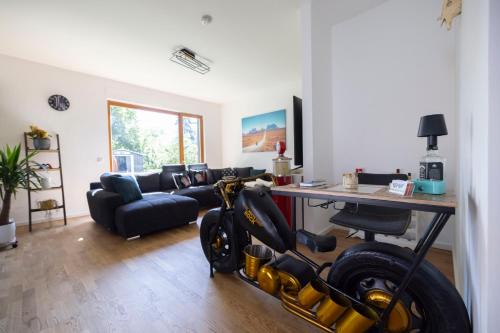 Wildau Apartment | FEWO PARTNERS - Fewo California Dreaming 93 qm mit Garten in Wildau Nähe BER-Airport