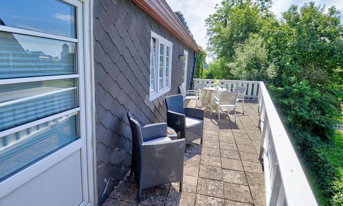 Satrup House | fewo1846 - De Ole-Doc-Huus - fewo1846 - De-ole-Doc-Hus - charming, former country doctor's house with 3