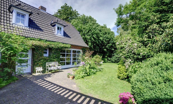 Satrup House | fewo1846 - De-ole-Doc-Hus - charming 2 bedroom old country doctor's house
