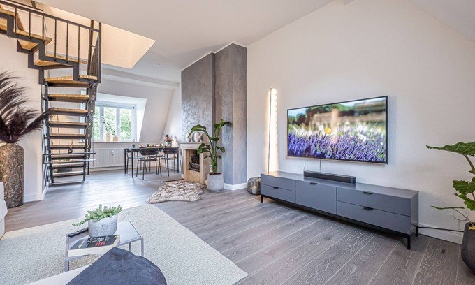 Flensburg Apartment | fewo1846 - Seagull view/elegant apartment for 3 pers. on the 4th floor with harbor view