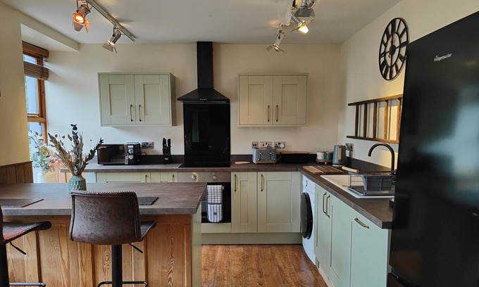 Beddgelert Apartment | Fflat Eryri - One Bedroom Apartment with Sofa Bed