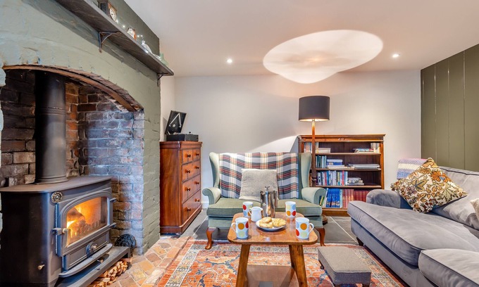 Llangower House | Ffridd Gymen - Four Bedroom House, Sleeps 8
