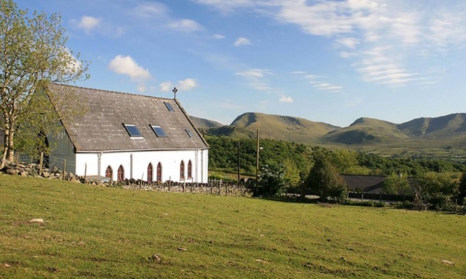 Gallt Y Foel Cottage | FFYNNON WEN, pet friendly, with a garden in Dinorwig