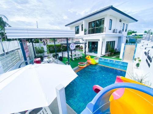 Huai Yai Villa | Fhamai Pool Villa Pattaya (บ้านฟ้าใหม่ พูลวิลล่า)