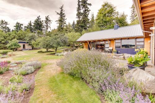 Anacortes House | Fidalgo Island Waterfront Stunner