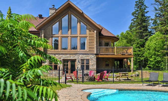 Fiddler Lake Resort House | Fiddler Lake Resort: Private Pool & Jacuzzi