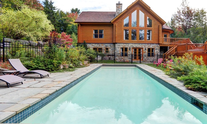Fiddler Lake Resort House | Fiddler Lake Resort Chalet + Private Pool & Spa