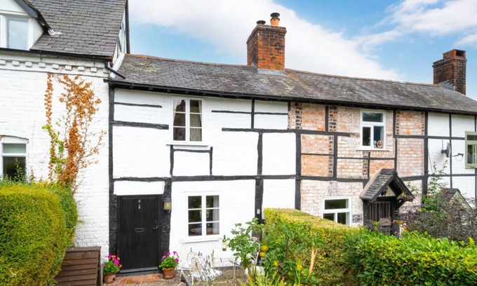 Montgomery House | Fiddler's Cottage in Montgomery