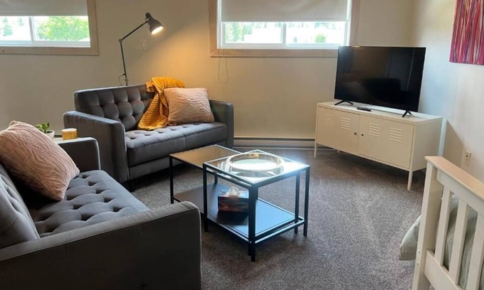 Clearwater Apartment | Fieldstone Loft Guesthouse for 4 at the gateway to Wells Gray Park & Waterfalls