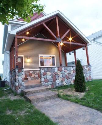 Frankfort House | Fieldstone Manor