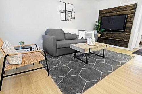 Old East Dallas Apartment | FIFA Ready The Alcove Dallas Near Downtown Fun Nightlife