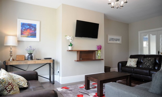 Dingle House | Fifty-Five Dingle - Holiday Home in Dingle Town