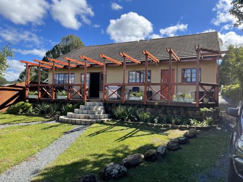 Hillcrest House | FIG TREE HOUSE Entire holiday home, self catering, 4 bedroom, 2 bathroom, deck and garden