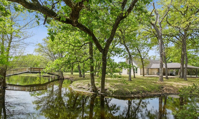 College Station House | Fighting Aggie Farmhouse ~ Aggieland Vacation Rentals