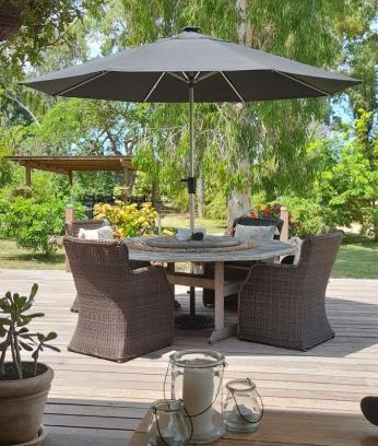 Farnborough House | Figtree Cottage - Homestay - Yeppoon