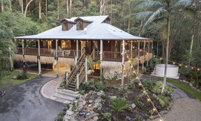 Ninderry House | Fijian Hinterland Retreat - sauna, heated pool, 15mins to beach!