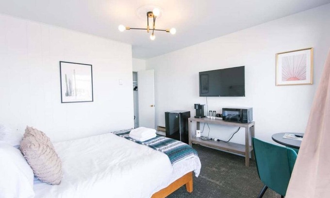 Fillmore Apartment | Fillmore Lodge:Comfortable Queen Room - Best Price