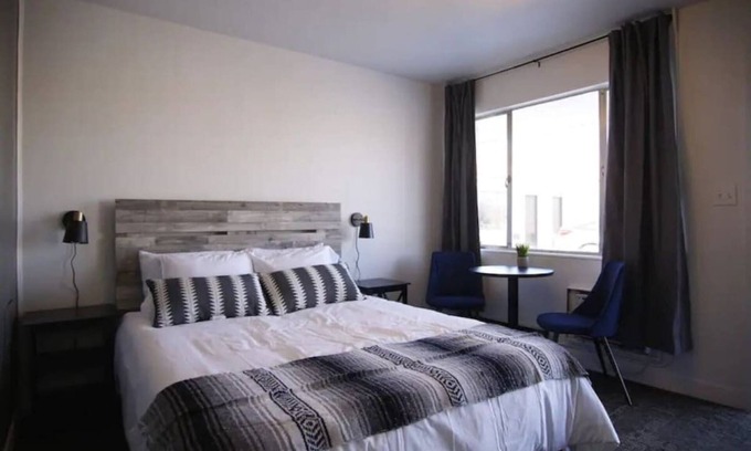 Fillmore Apartment | Fillmore Lodge: Private Queen Room, Lowest Price!