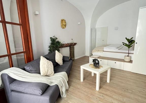 Altstadt Apartment | FILMAP- charmante Kreuzgewölbe-Whg im Herzen der Altstadt-Ideal für Paare & Geschäftsreisende