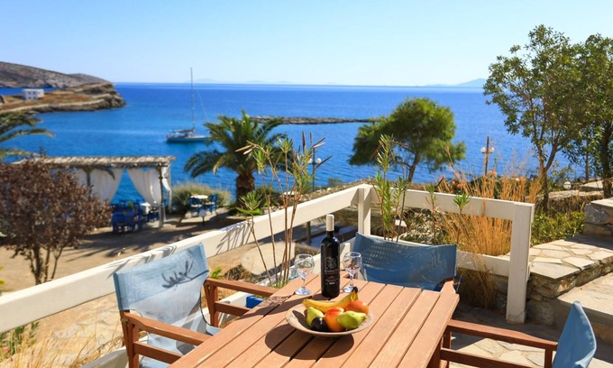 Schinoussa Town Hotel | Filoxenia by Grispos Villas