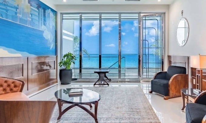 George Town Condo | FIN #14 - Art Deco Oceanfront Luxury Condo
