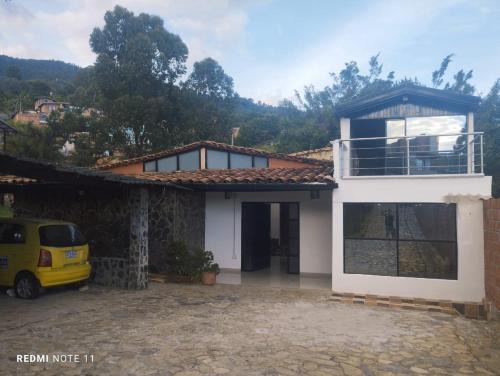 Medellin Villa | FINCA APOLOo