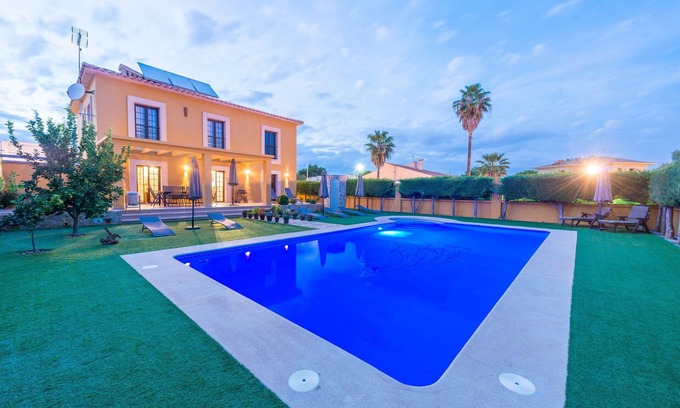 Sa Coma Villa | FINCA CA NANTONIA - Villa with private pool in Sa Coma. Free WiFi