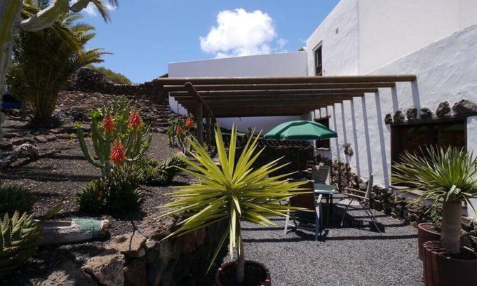 Guatiza House | Finca "Casa Cueva" with pool