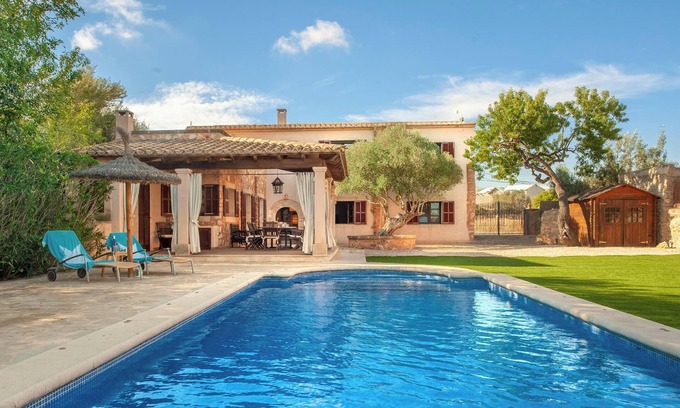 Es Llombards Villa | Finca 'Casa Jan' with Pool & Wi-Fi