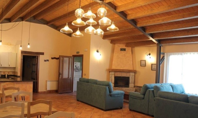 Revilla-Vallegera Cottage | Finca Casa Rural Las Cercadas, Full rental