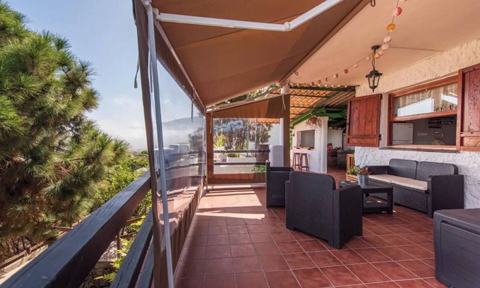 Los Realejos Villa | Finca 'Con Impresionantes Vistas' with Sea View, Mini Pool & Wi-Fi