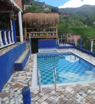 Copacabana Ski Chalet | Finca con piscina en Copacabana