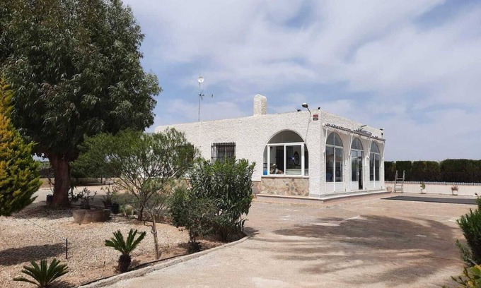 Los Arenales del Sol Ski Chalet | Finca Espagnole Avec un Maximum D'intimité et D'espace