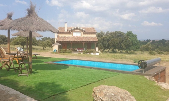 Carrascal de la Cuesta Ski Chalet | Finca Montechico, Casa Matute, rural Segovia