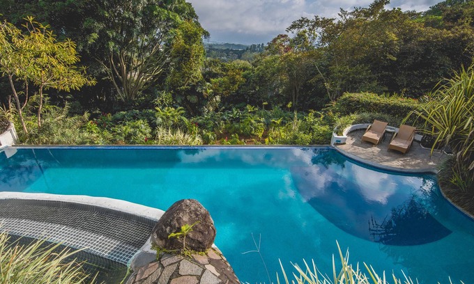 Santa Barbara de Heredia Resort | Finca Rosa Blanca Coffee Farm and Inn