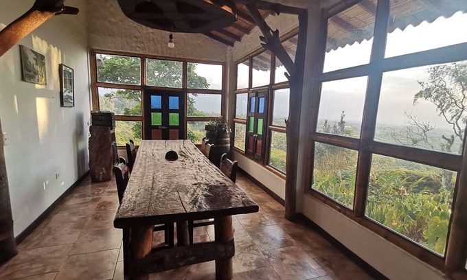 Filandia Cabin | Finca Rustica con Hermosas Vistas a 10 Minutos de Filandia Quindio