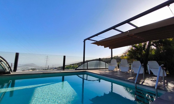 Candelaria Ski Chalet | 'Finca Verónica' with Sea View, Wi-Fi and Air Conditioning