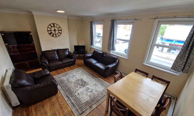 North Finchley Apartment | Finchley holidays