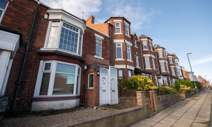 Westoe Apartment | ✪ Find Dwellcome Home Ltd ✪ 5 Beds / 3 bedrooms spacious 1st floor apartment