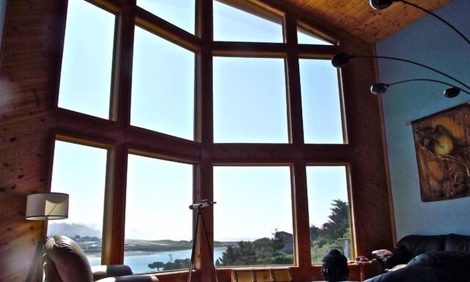 Gold Beach House | Find Tranquility Where the Rogue River Meets the Sea