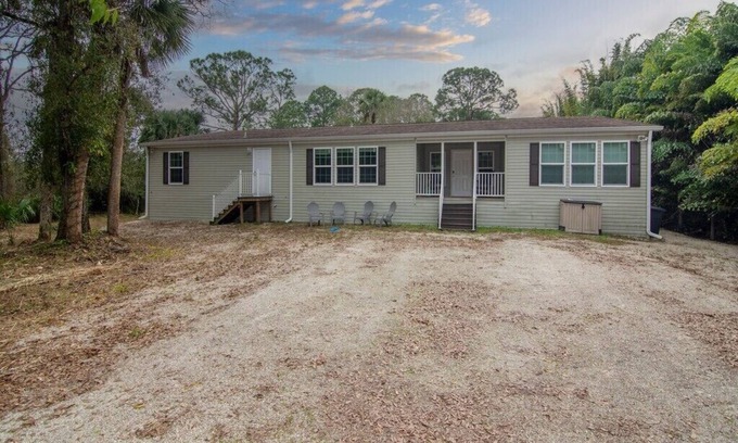 Palm City House | Fine Country Livin' on 5 Acres