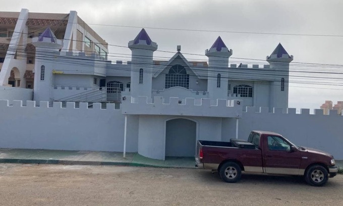 Centro Carretera Other | Fine Family-sized Castle with balcony and ocean view.