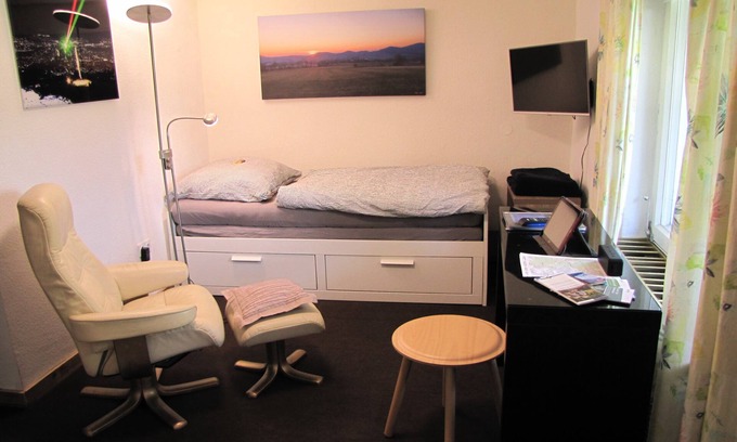 Bad Wilhelmshoehe Apartment | Fine - Quiet - Convenient: Apartment "Hugo37" at the Bergpark