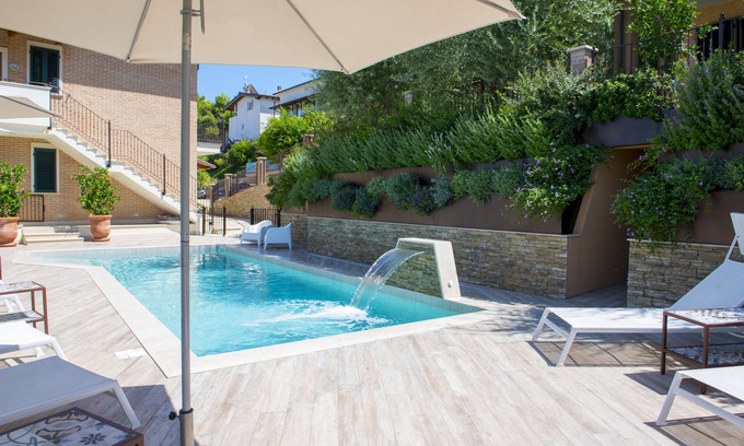 Cupra Marittima Apartment | Finely furnished "Lobster" Suite 350mt from the sea with Pool, Gymnasium, WiFi