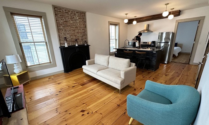 Newburgh House | Finely Restored Apartment In Historic Building