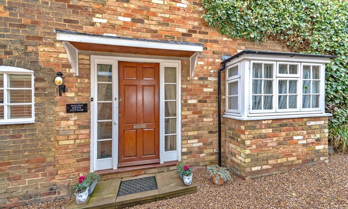 Kimbolton Cottage | Finest Retreats | Bakers Mews Cottage