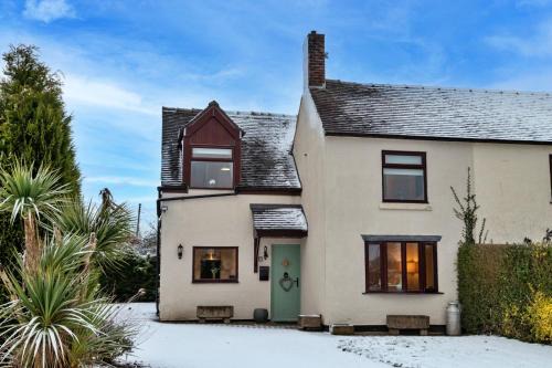 Foxt House | Finest Retreats - Kingsley Hollows Cottage