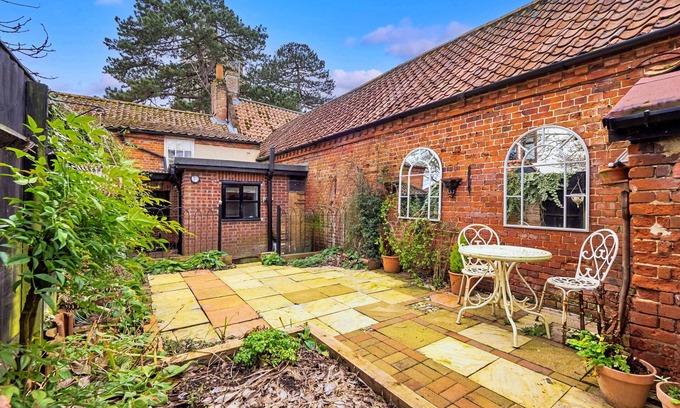 East Dereham Cottage | Finest Retreats | Lychgate Cottage