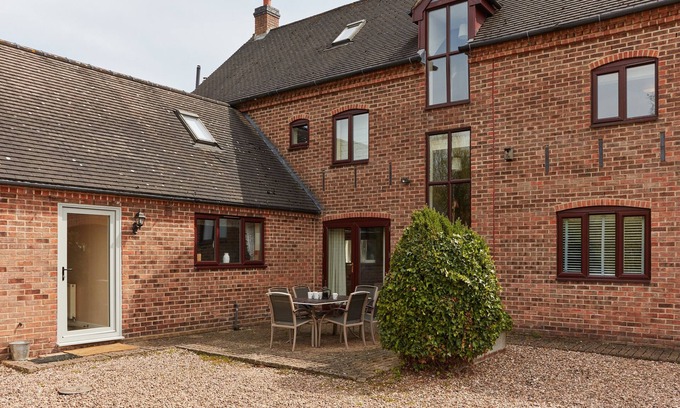 Dalbury Lees House | Finest Retreats | Nether Burrows Farm