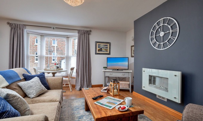 West Cliff Apartment | Finest Retreats | Oystercatcher